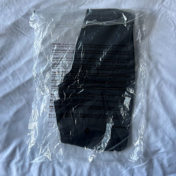 New Lululemon Align HR Crop 23" Black Size 4 - Picture 3 of 5